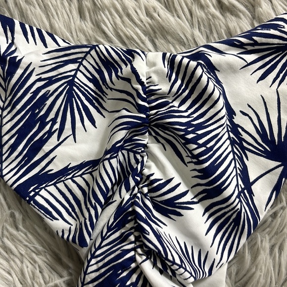 Nwot black and white pattern bikini side tie bottoms size S. - Picture 4 of 5